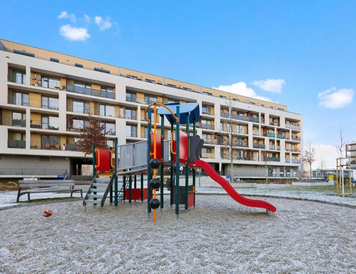 Sunflower - Modern Large Charming Apartment With Balcony Bratislava Luaran gambar