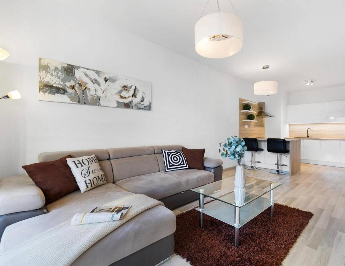 Sunflower - Modern Large Charming Apartment With Balcony Bratislava Luaran gambar